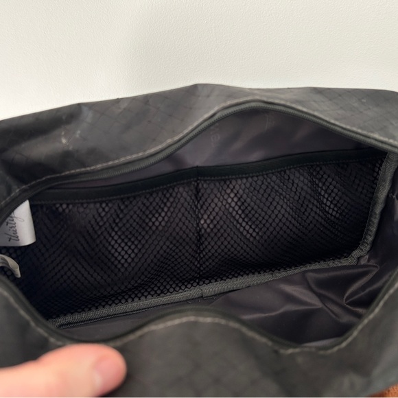 Thirty-One Toiletries Bag - Picture 4 of 4